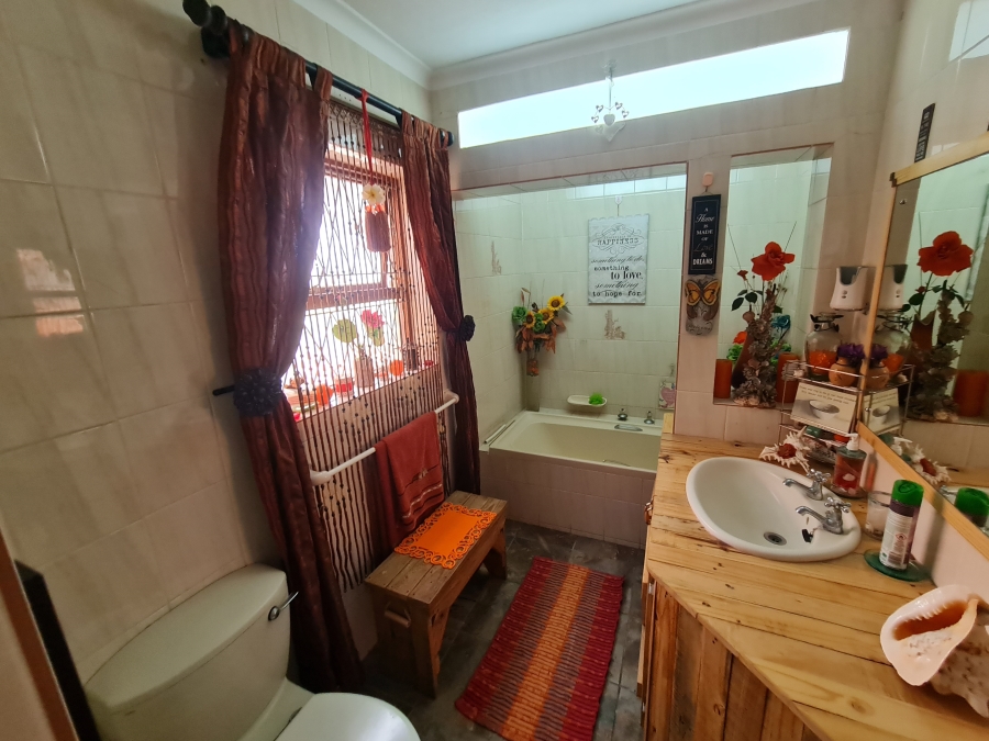 4 Bedroom Property for Sale in Ferreira Town Eastern Cape